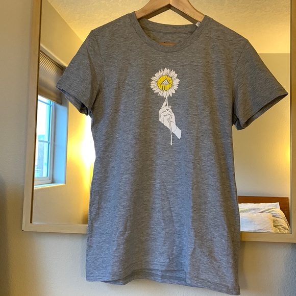 Women’s Small Adidas Grey T-Shirt - Picture 1 of 5